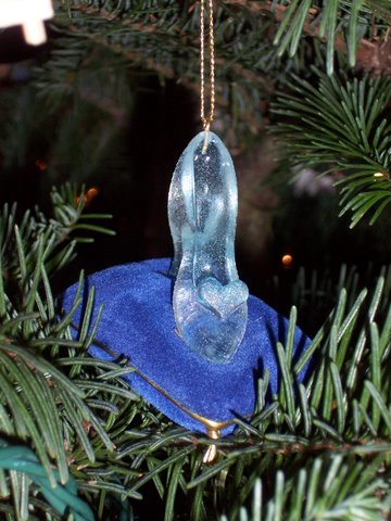 Ane's glass slipper ornament