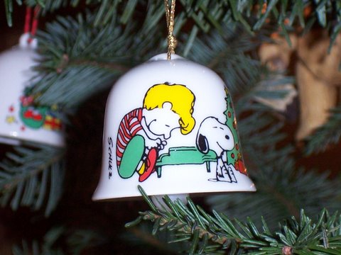 Peanuts Christmas bell ornament