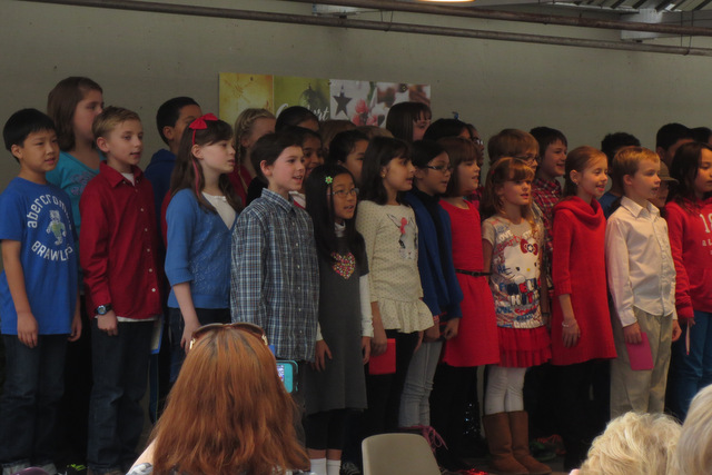 The fourth grade sings
